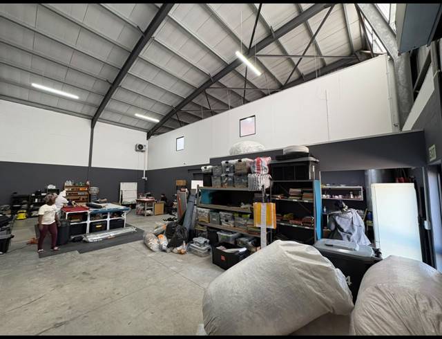 322M² WAREHOUSE TO LET IN FIRGROVE